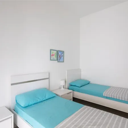 Seafront Apartment Mellieha