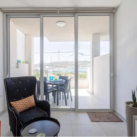 Seafront アパート *